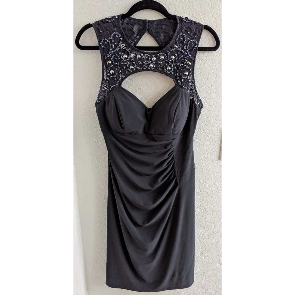 Caché Beaded Lace Gray Ruched Side Cocktail Dress